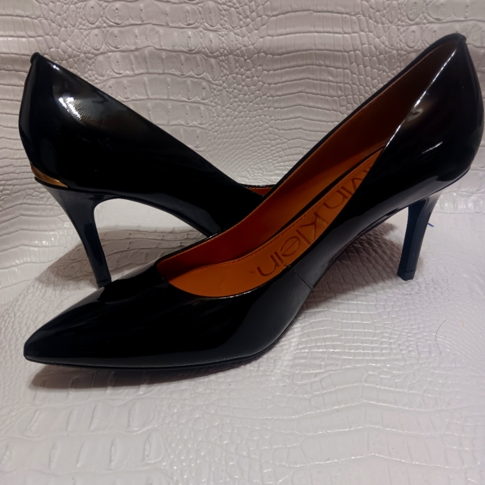Calvin Klein, Classic Black Patent Leather Pumps, Size 8 m